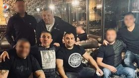 Descinderi la cel mai periculos clan de interlopi. Mascații au făcut peste 80 de percheziții în Capitală